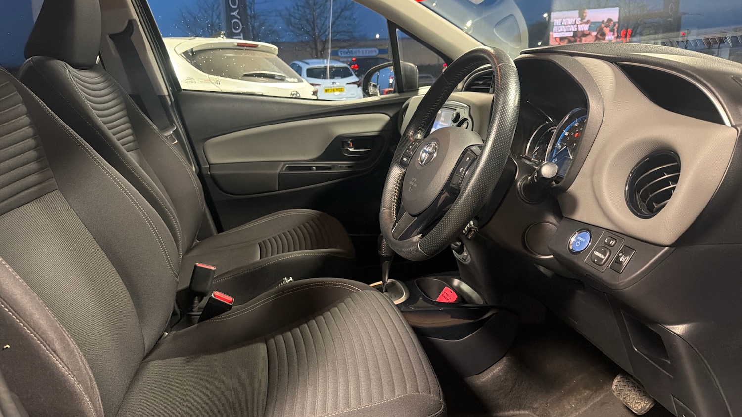 Used Toyota Yaris 2016 for sale - 77845195: Photo 11