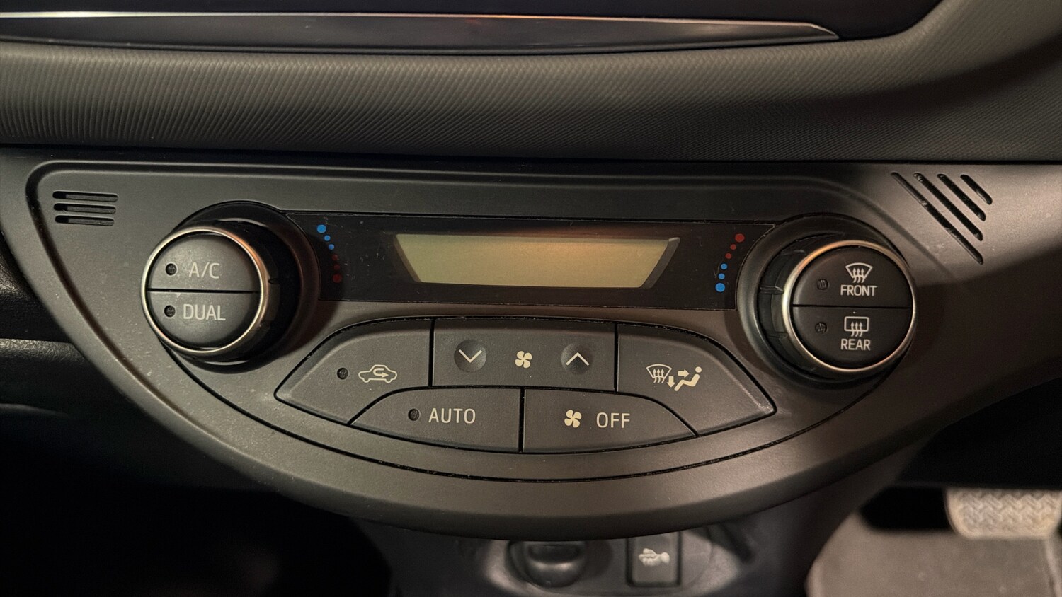 Used Toyota Yaris 2016 for sale - 77845195: Photo 27