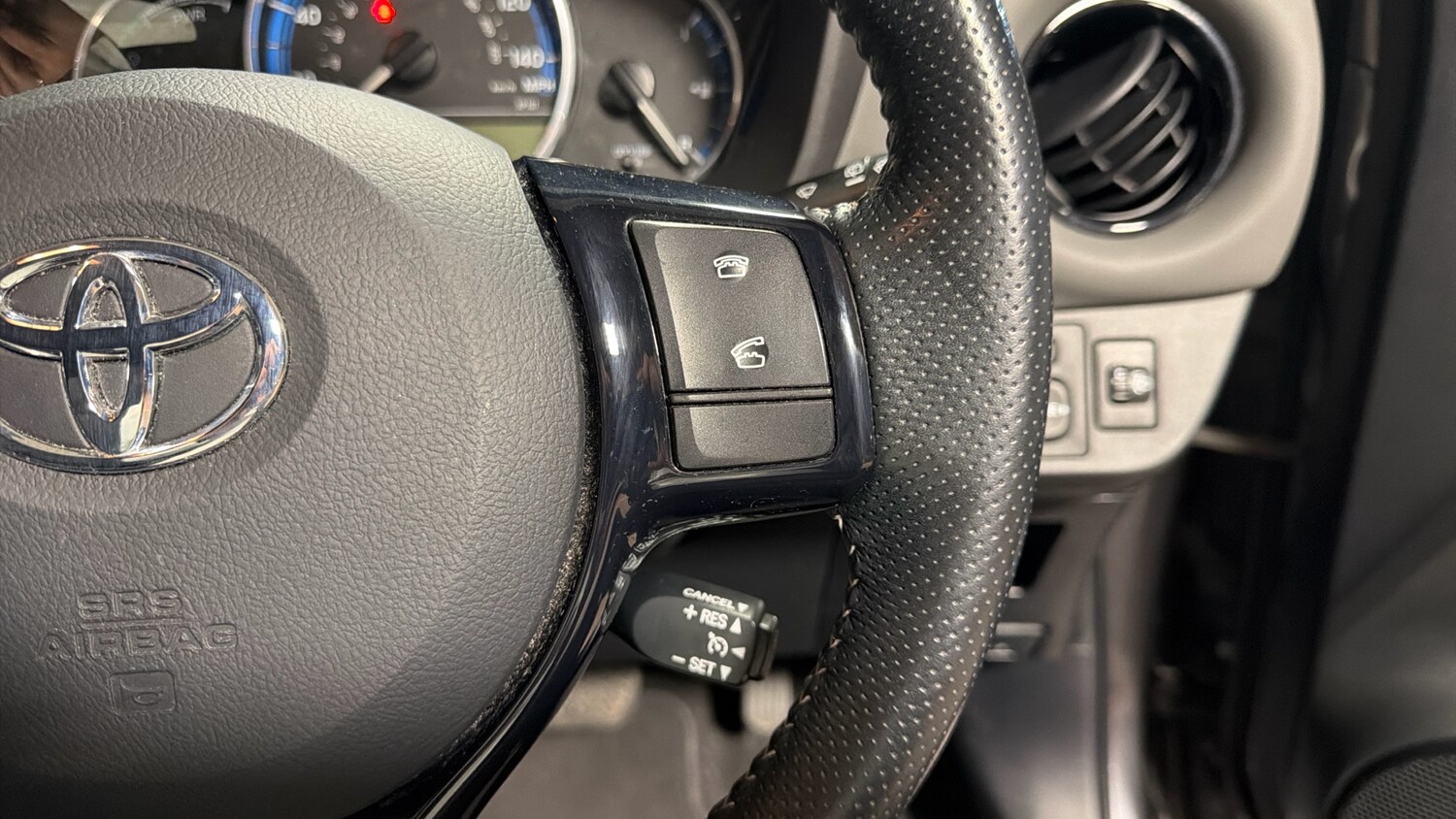 Used Toyota Yaris 2016 for sale - 77845195: Photo 30