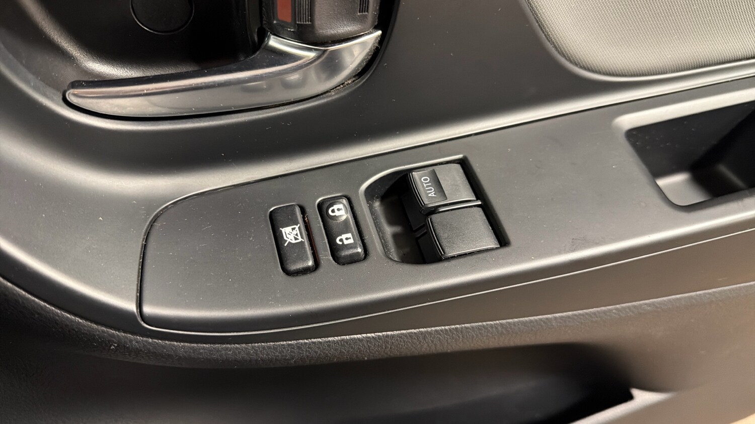 Used Toyota Yaris 2016 for sale - 77845195: Photo 32