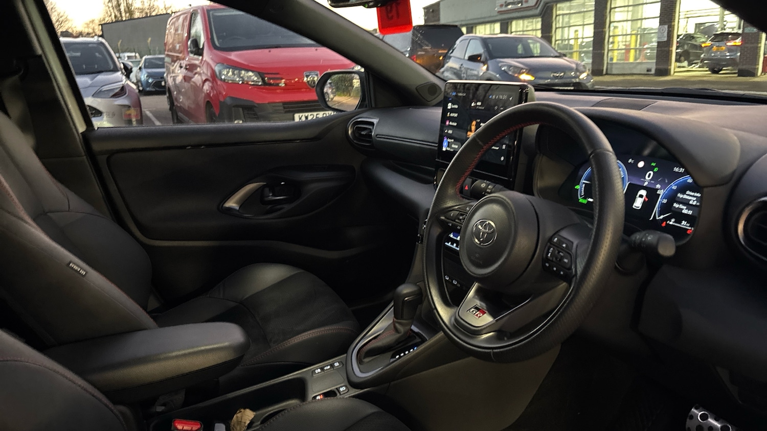 Used Toyota Yaris 2024 for sale - 76627851: Photo 11