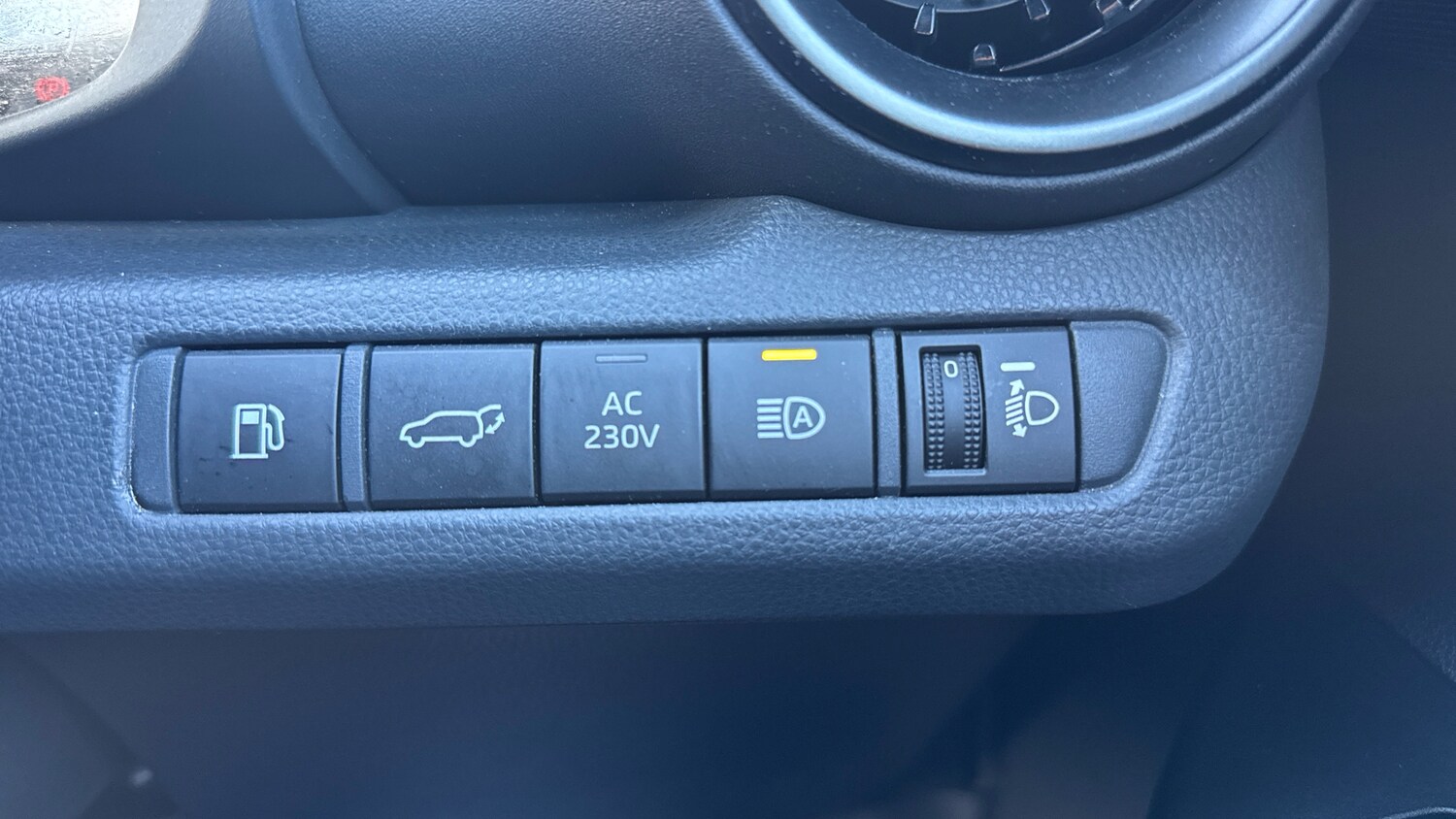 Used Toyota C-HR 2024 for sale - 78053091: Photo 29