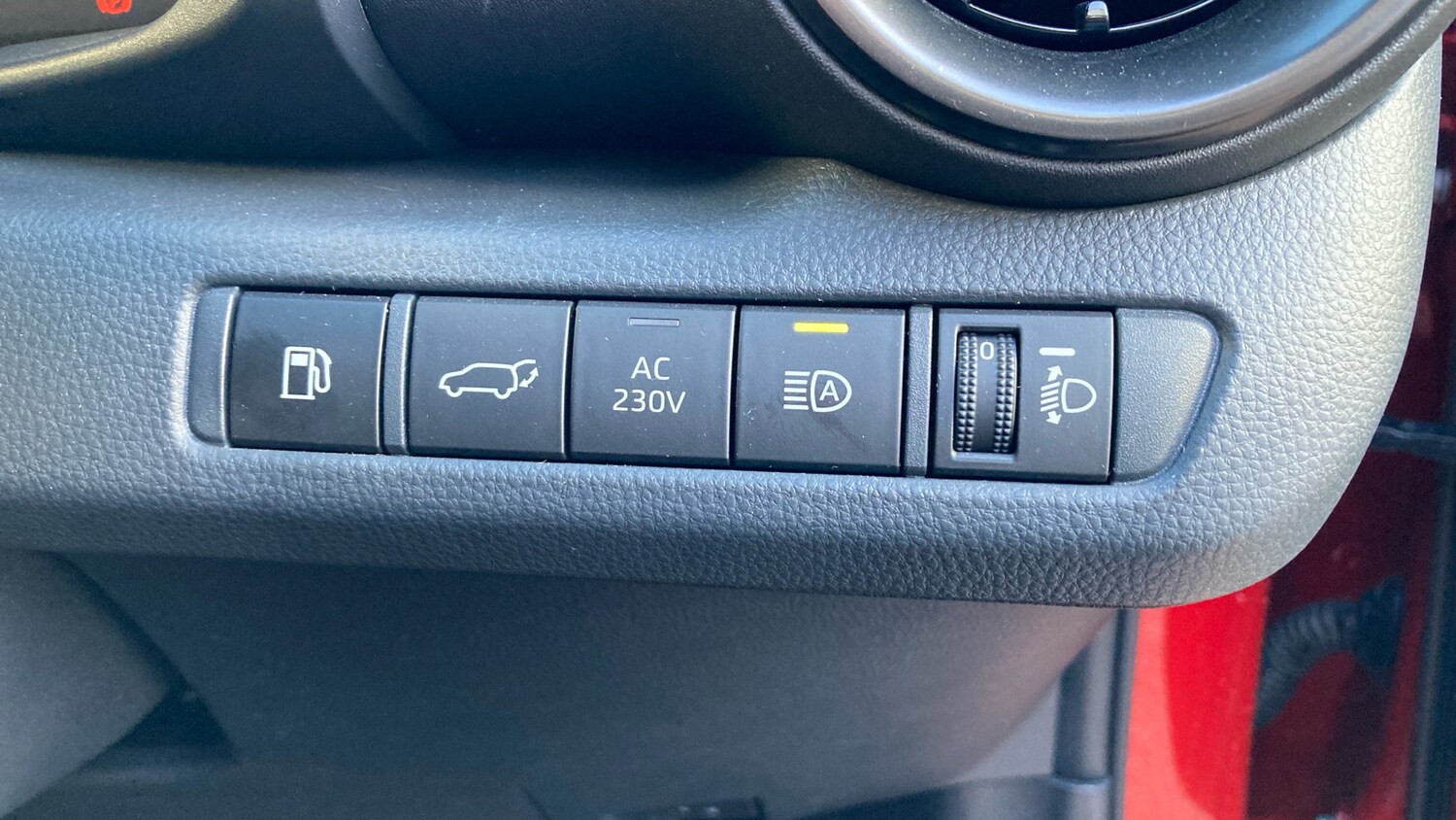 Used Toyota C-HR 2025 for sale - 76616386: Photo 30