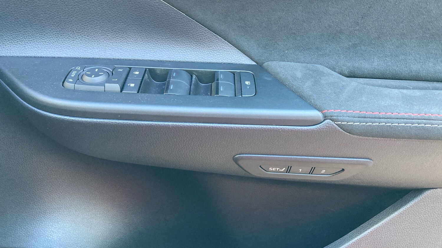 Used Toyota C-HR 2025 for sale - 76616386: Photo 31