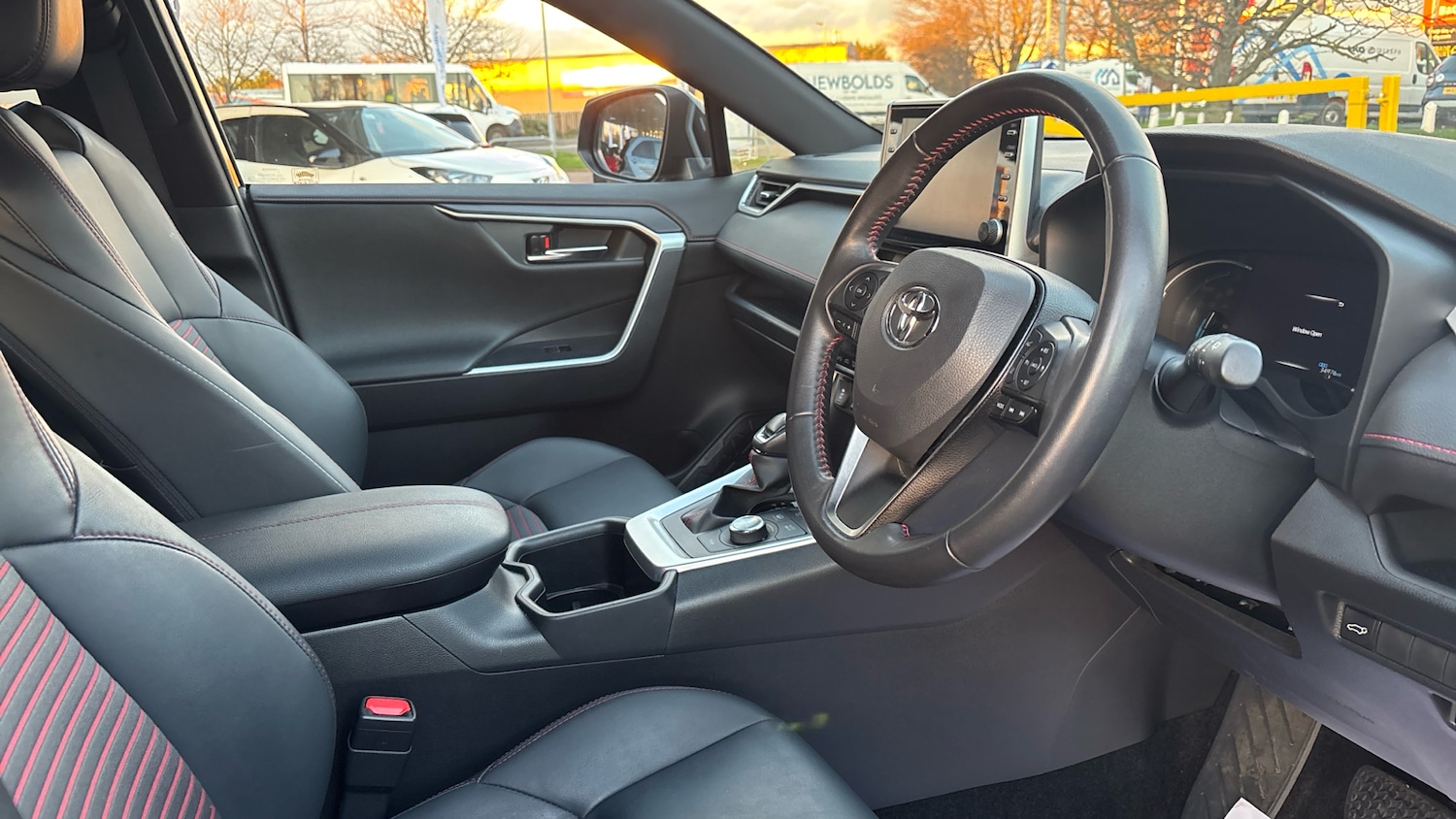 Used Toyota RAV4 2022 for sale - 76640768: Photo 11