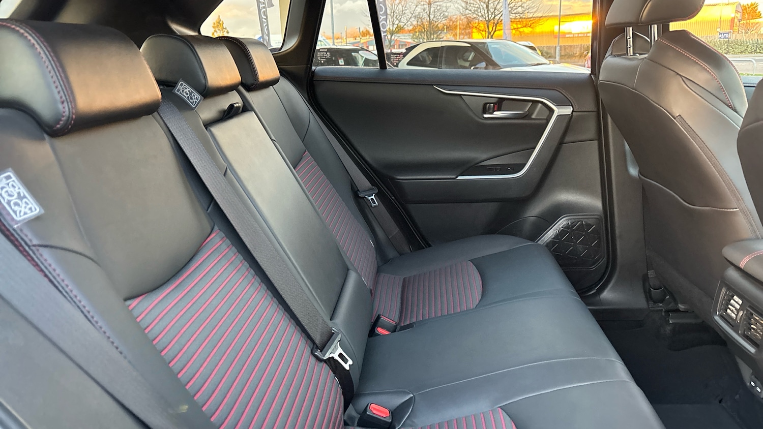 Used Toyota RAV4 2022 for sale - 76640768: Photo 12