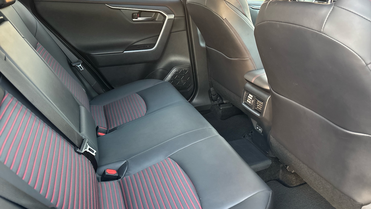 Used Toyota RAV4 2022 for sale - 76640768: Photo 13