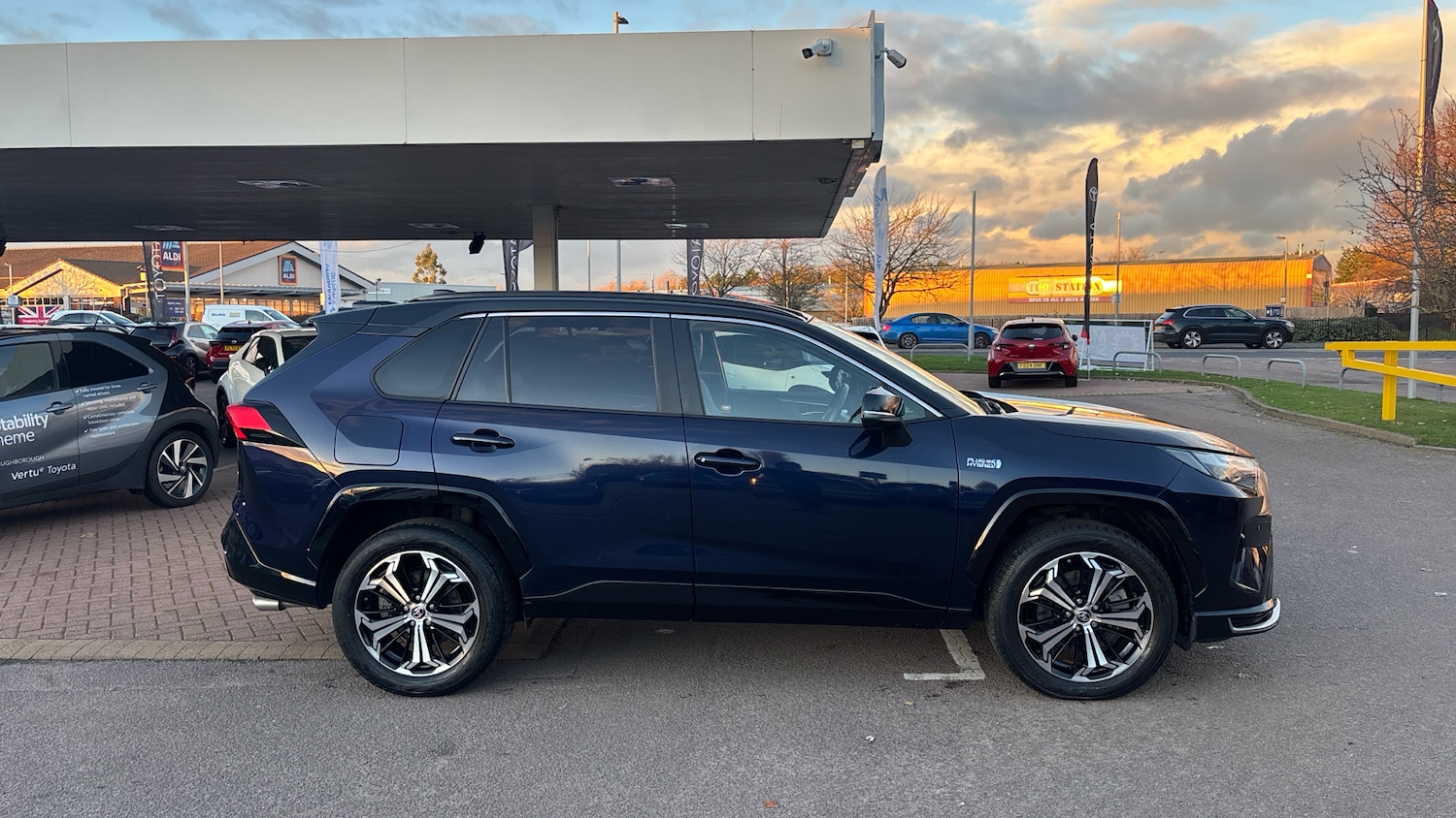 Used Toyota RAV4 2022 for sale - 76640768: Photo 16