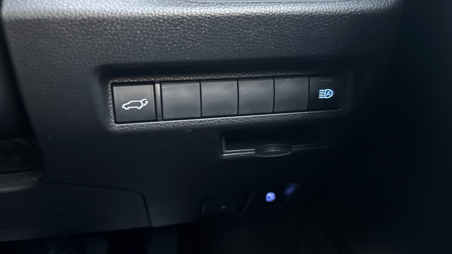 Used Toyota RAV4 2022 for sale - 76640768: Photo 31