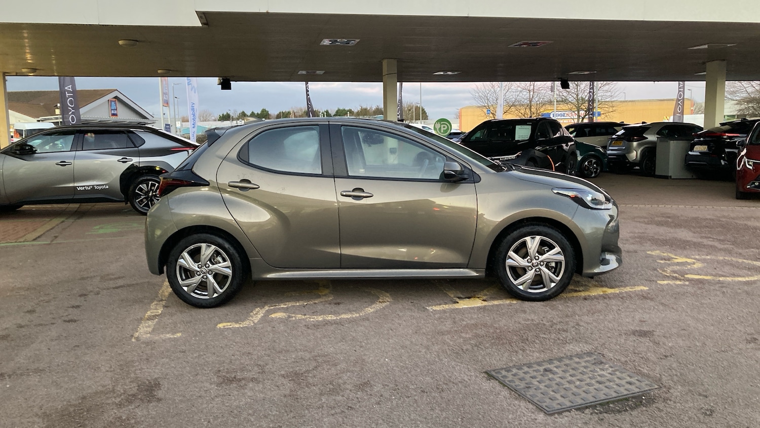 Used Toyota Yaris 2024 for sale - 77025269: Photo 16