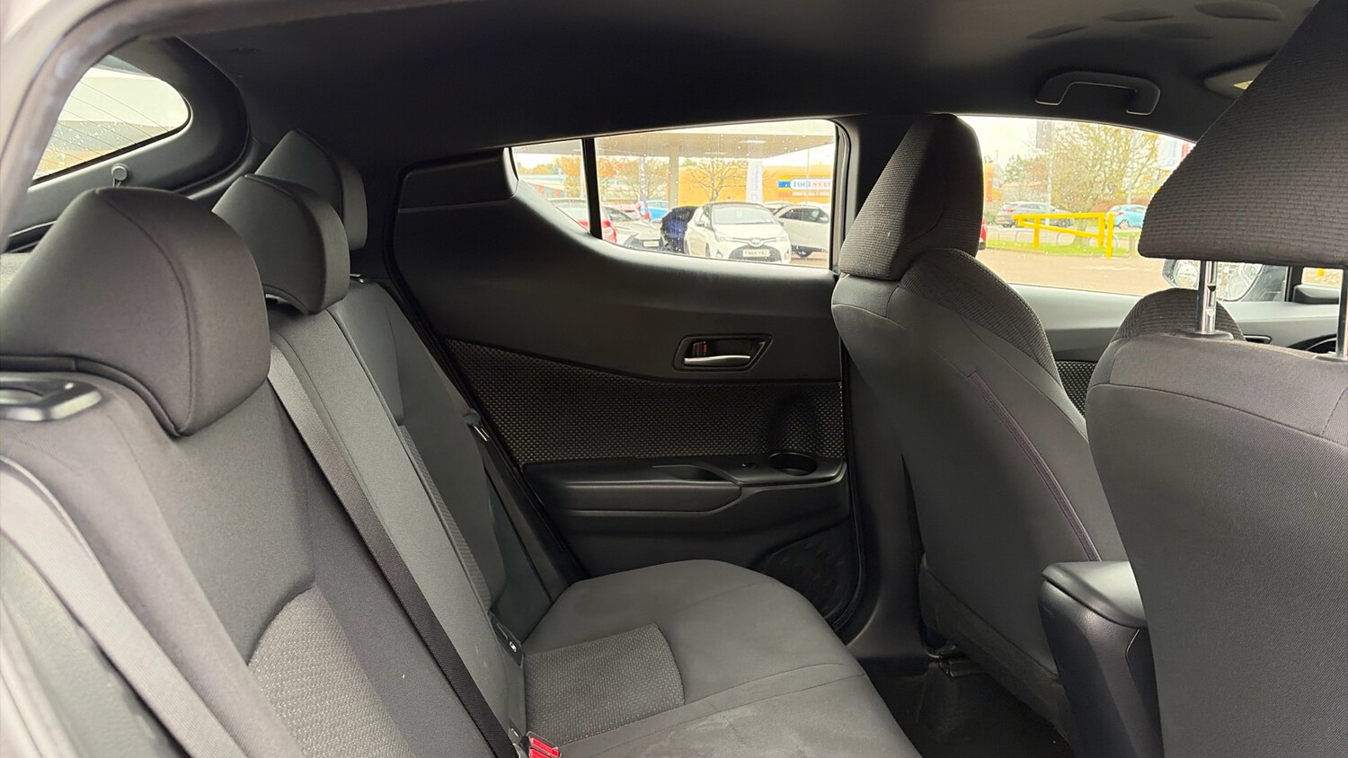 Used Toyota C-HR 2018 for sale - 76542815: Photo 12