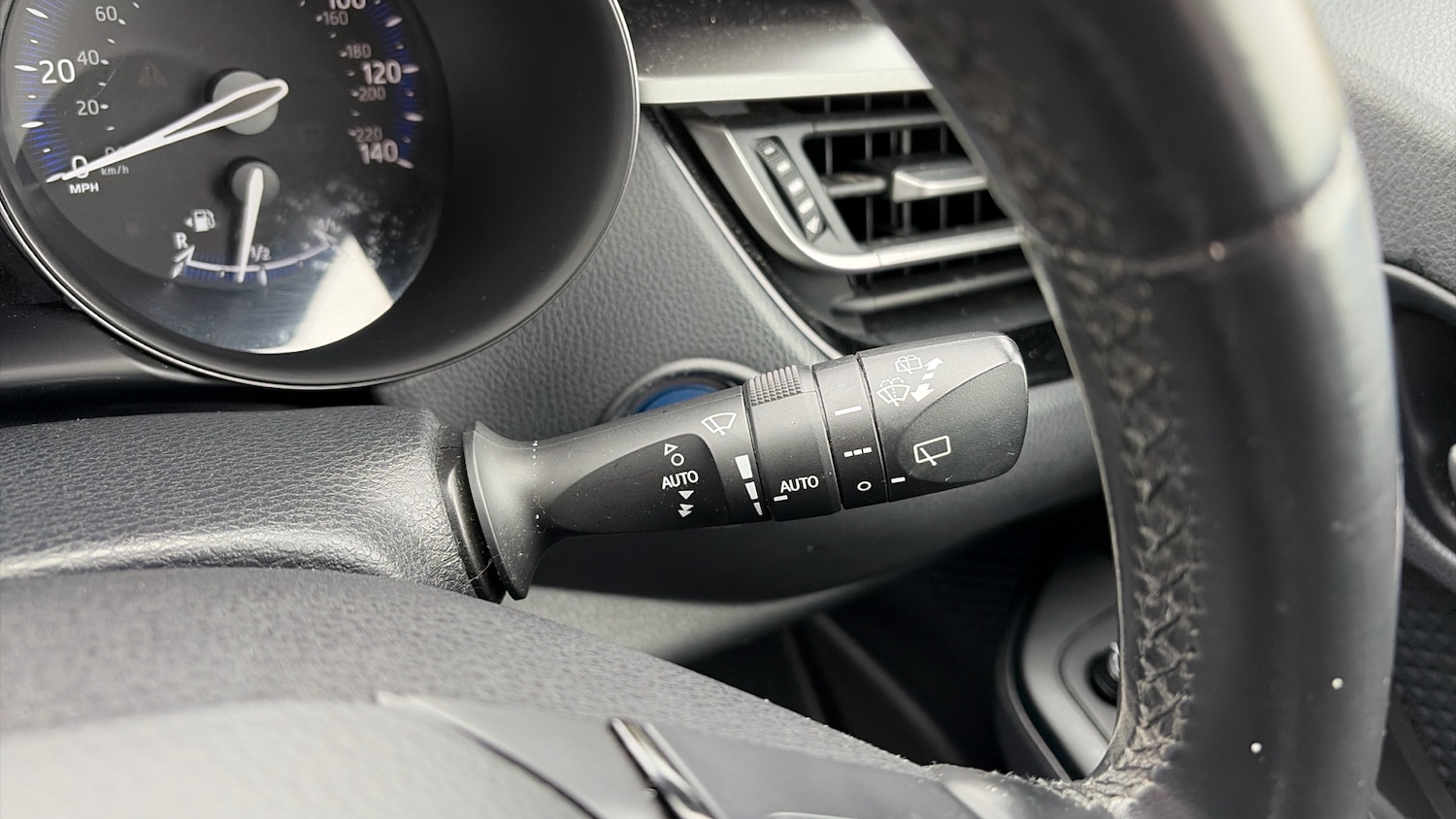 Used Toyota C-HR 2018 for sale - 76542815: Photo 47