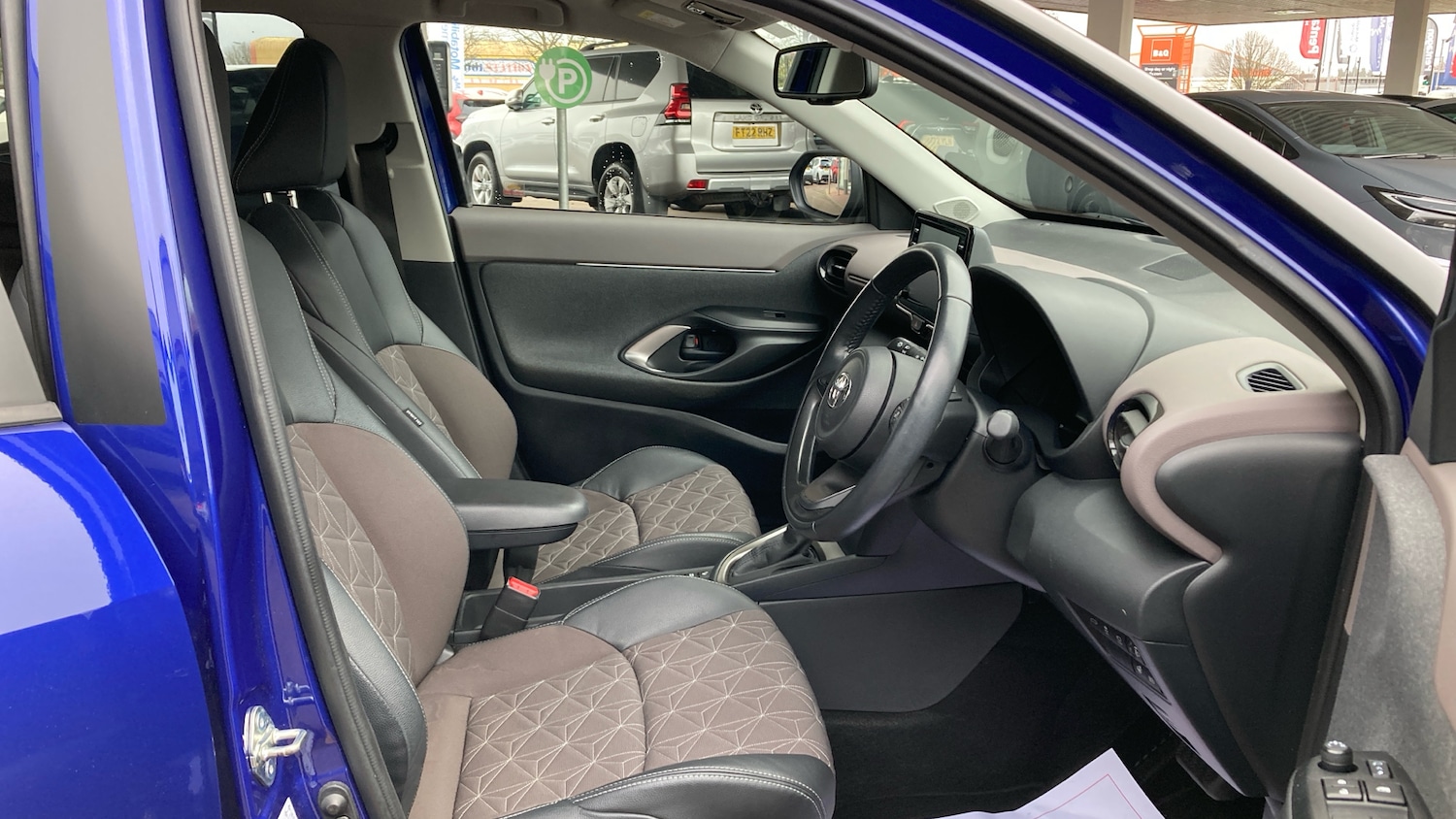 Used Toyota Yaris Cross 2022 for sale - 76831472: Photo 11