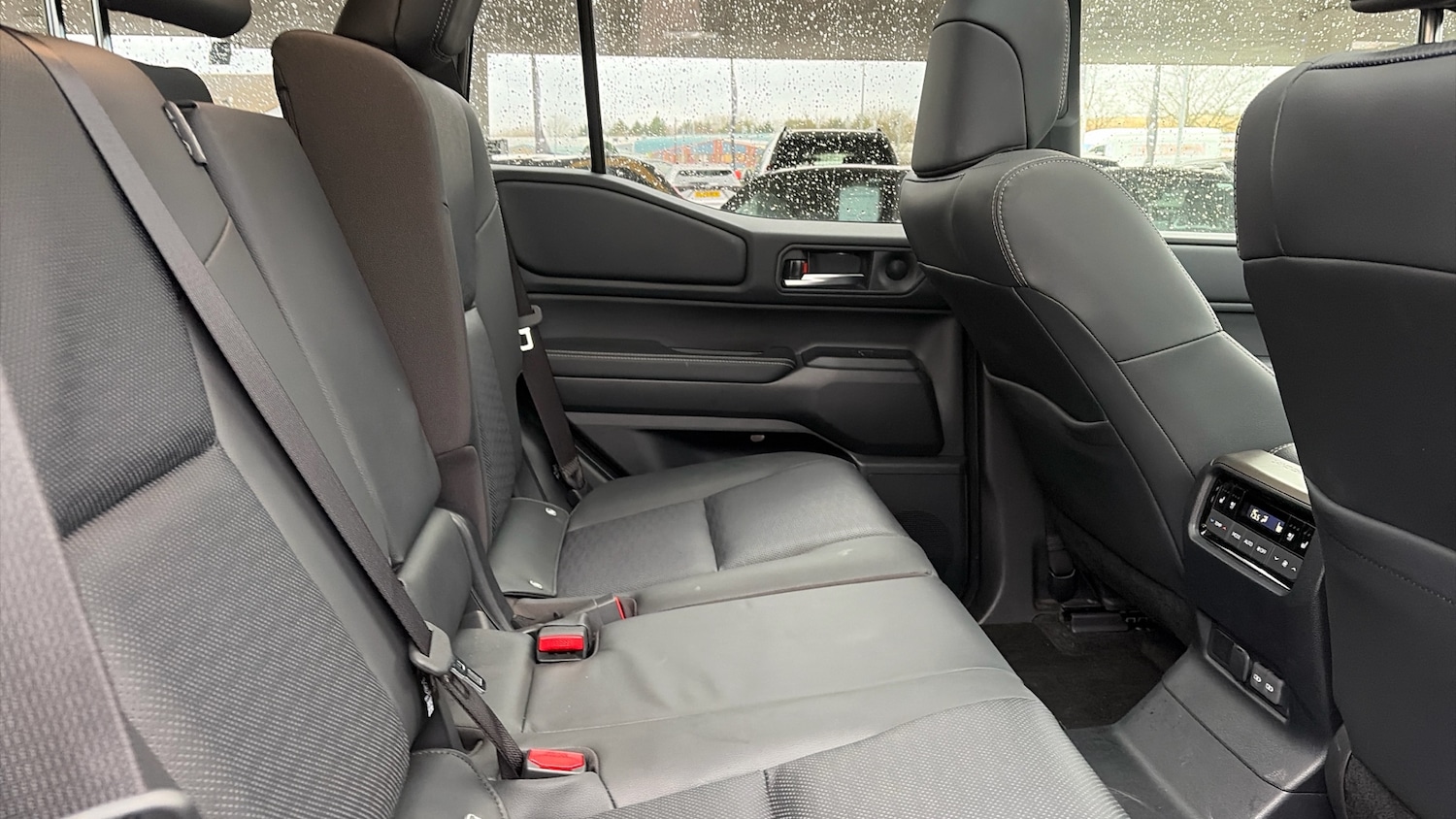 Used Toyota Land Cruiser 2024 for sale - 76921189: Photo 12