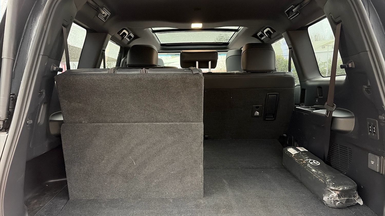 Used Toyota Land Cruiser 2024 for sale - 76921189: Photo 14