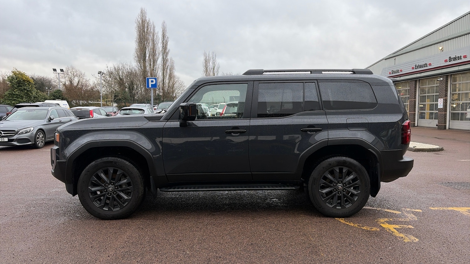 Used Toyota Land Cruiser 2024 for sale - 76921189: Photo 17