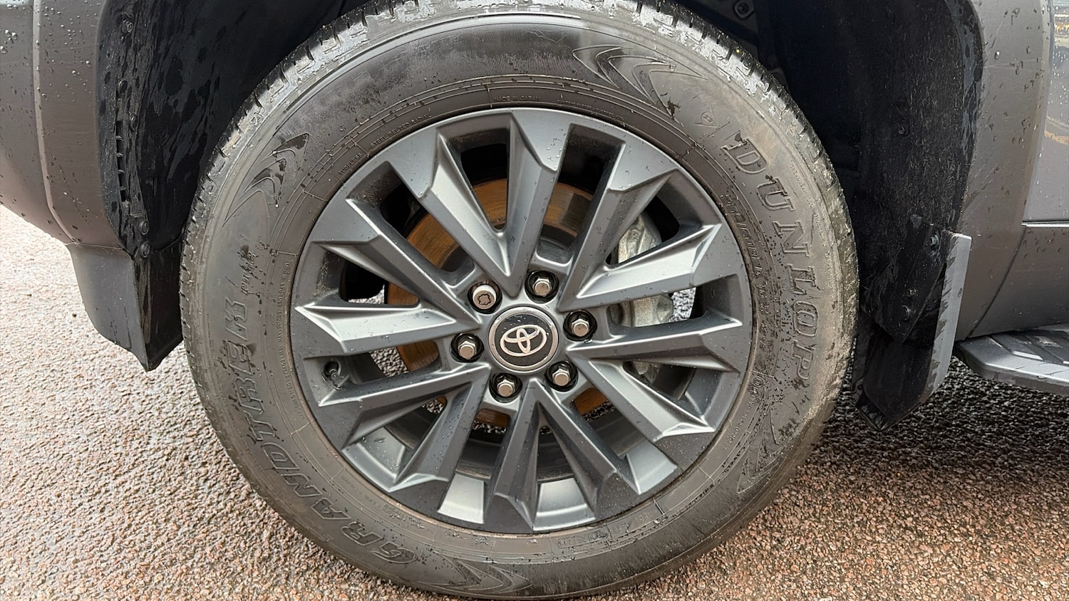 Used Toyota Land Cruiser 2024 for sale - 76921189: Photo 36