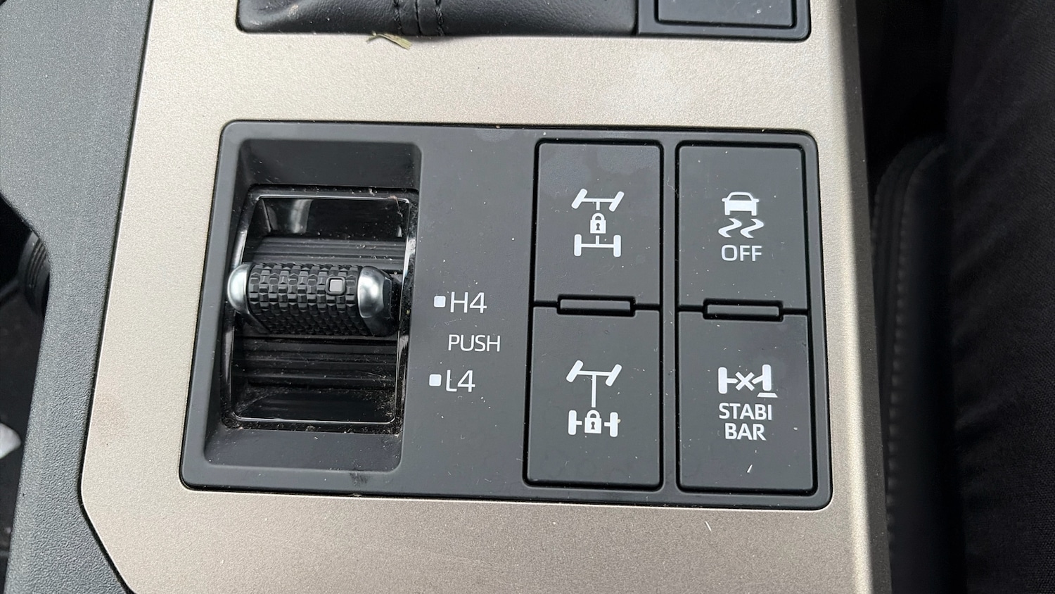 Used Toyota Land Cruiser 2024 for sale - 76921189: Photo 49