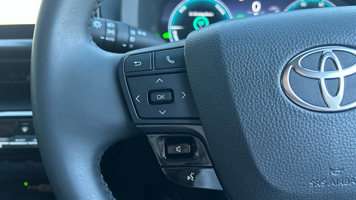 Used Toyota C-HR 2024 for sale - 77945952: Photo 32