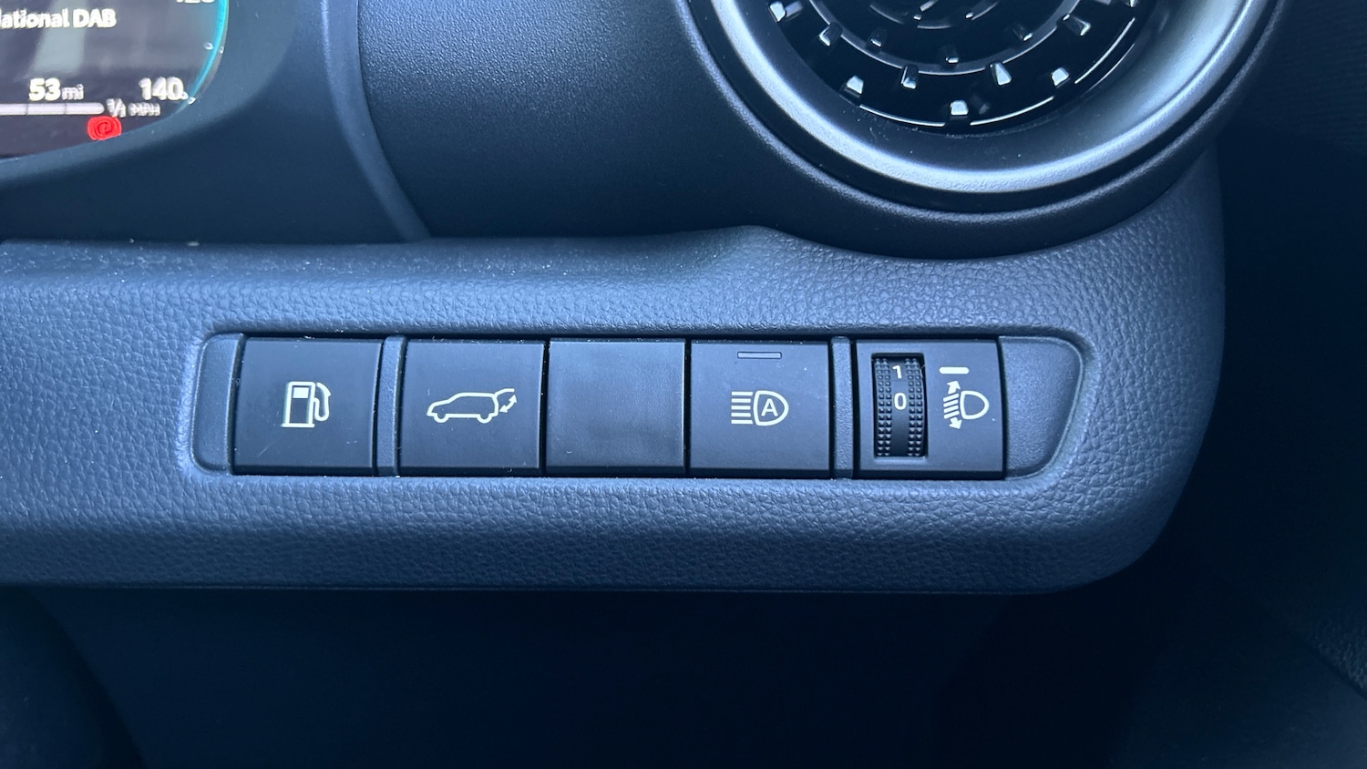 Used Toyota C-HR 2024 for sale - 77945952: Photo 36