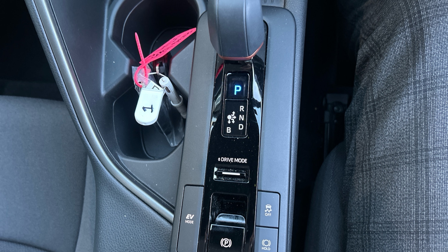 Used Toyota C-HR 2024 for sale - 77945952: Photo 40