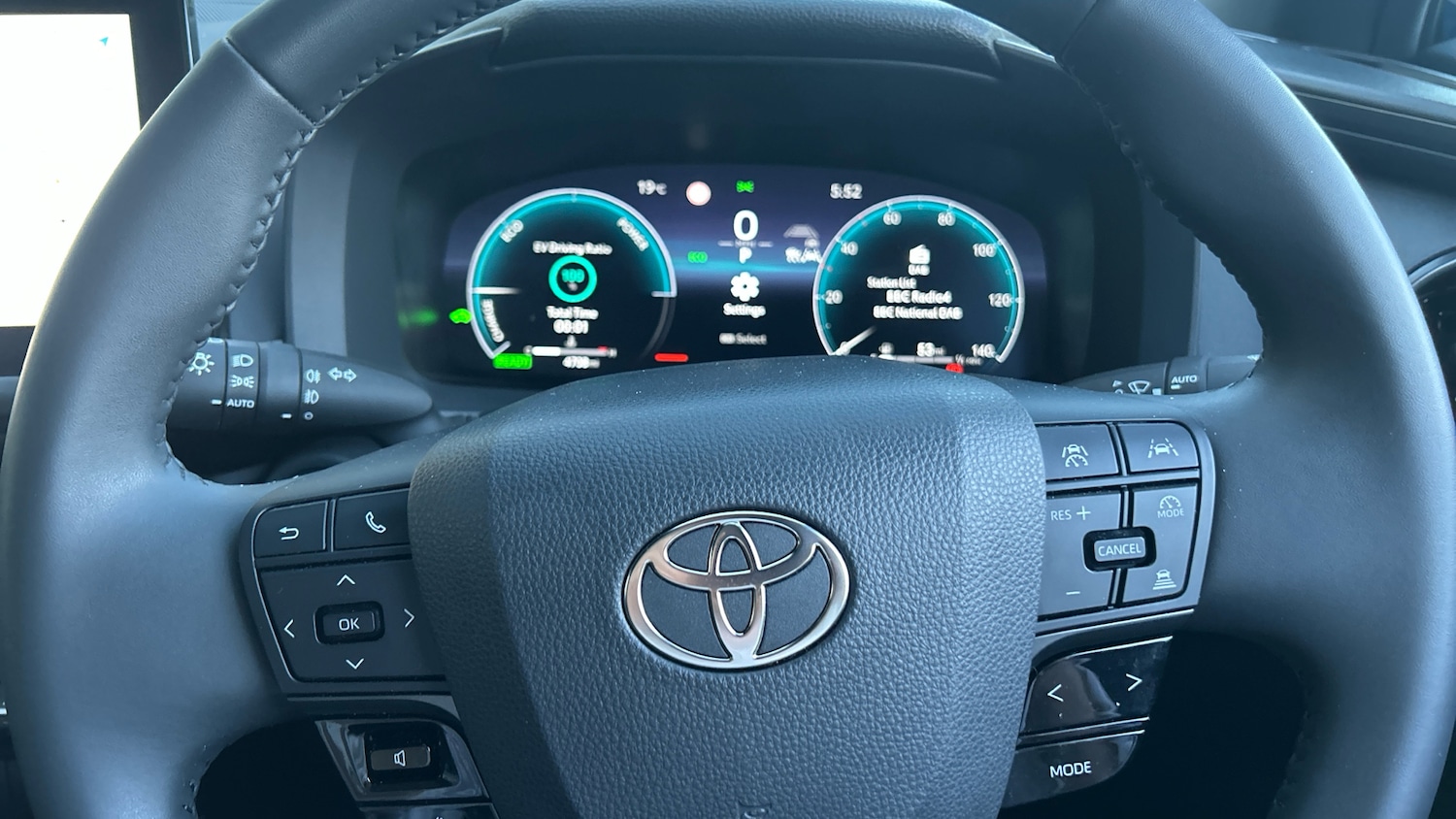 Used Toyota C-HR 2024 for sale - 77945952: Photo 8