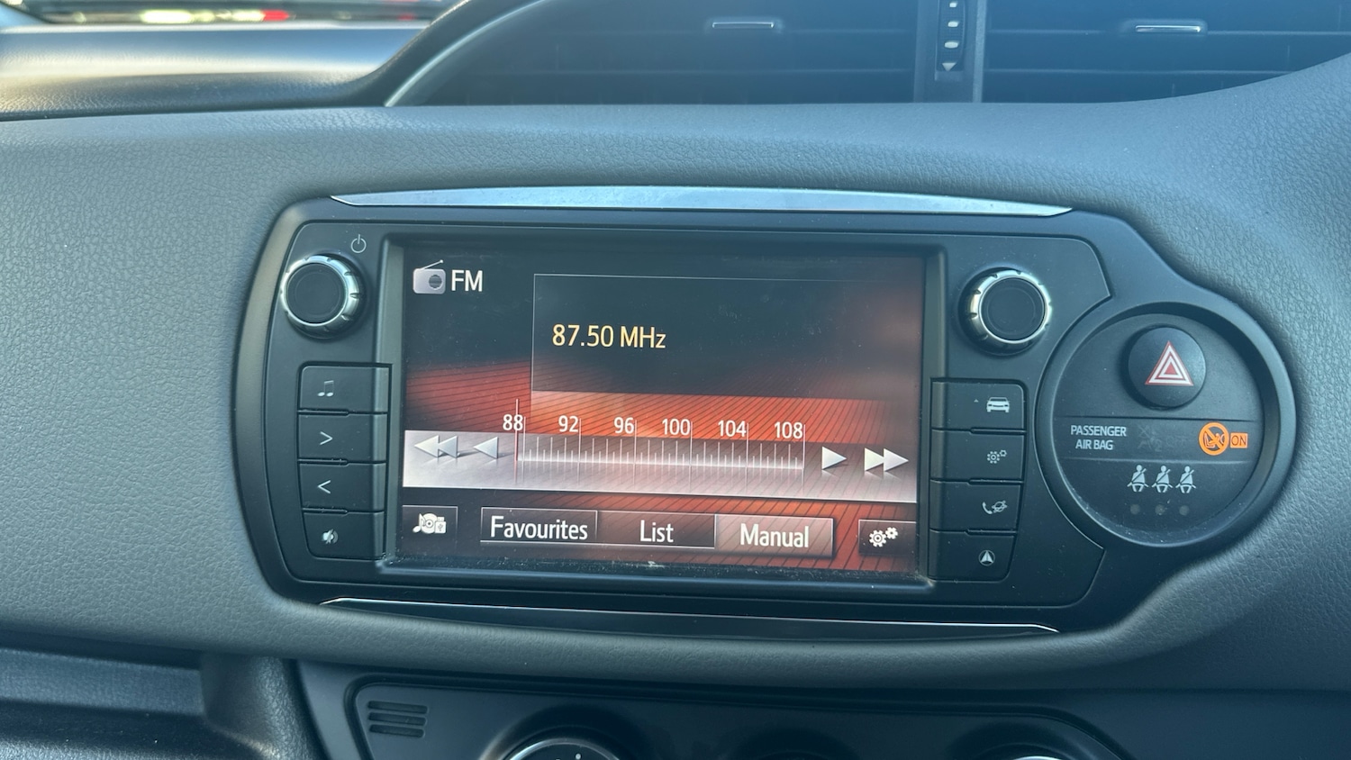 Used Toyota Yaris 2017 for sale - 78152854: Photo 23