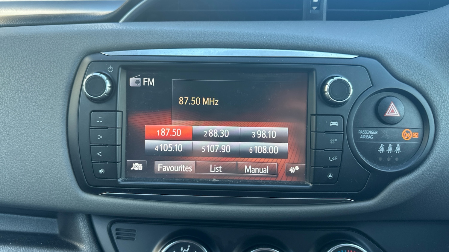 Used Toyota Yaris 2017 for sale - 78152854: Photo 24