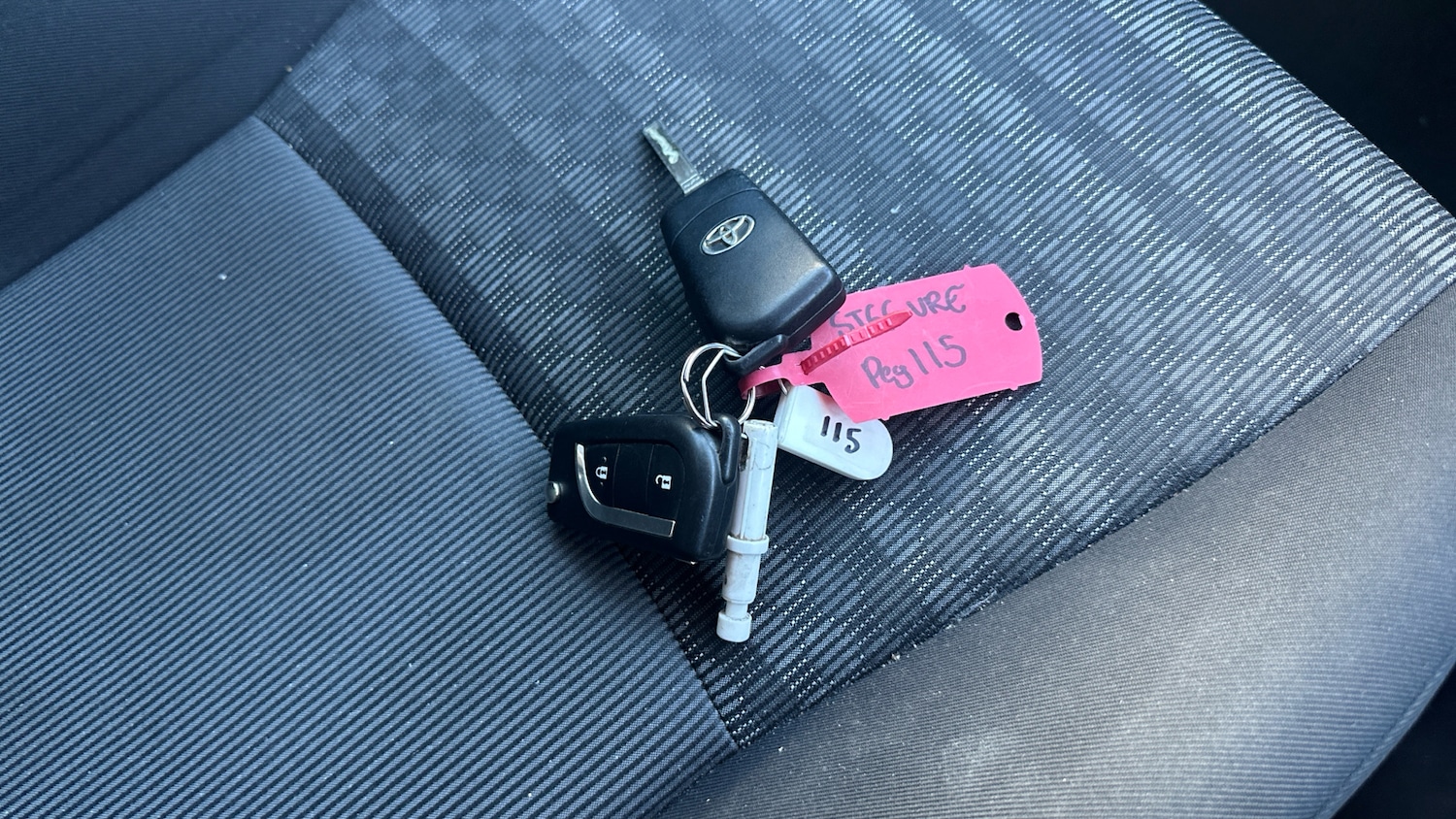 Used Toyota Yaris 2017 for sale - 78152854: Photo 40