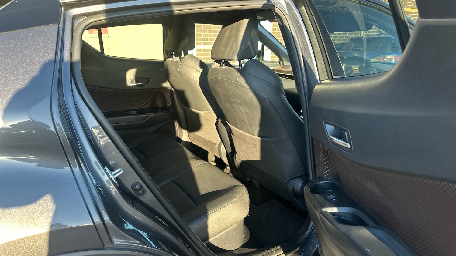 Used Toyota C-HR 2018 for sale - 77189107: Photo 12