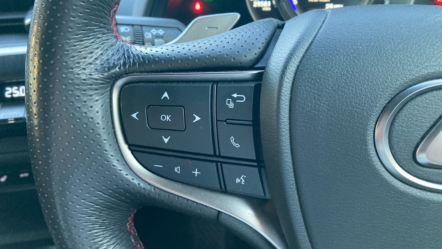 Used Lexus UX 2019 for sale - 78013805: Photo 26