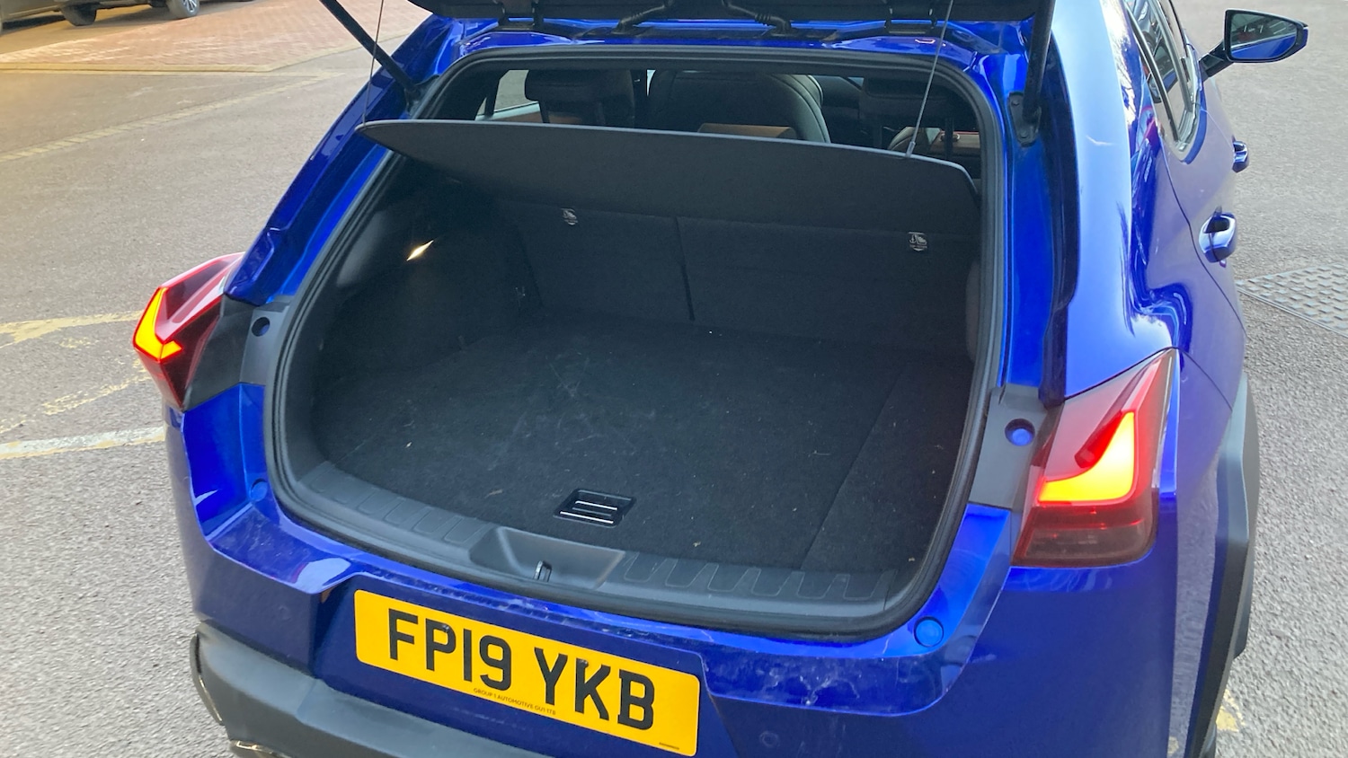 Used Lexus UX 2019 for sale - 78013805: Photo 37