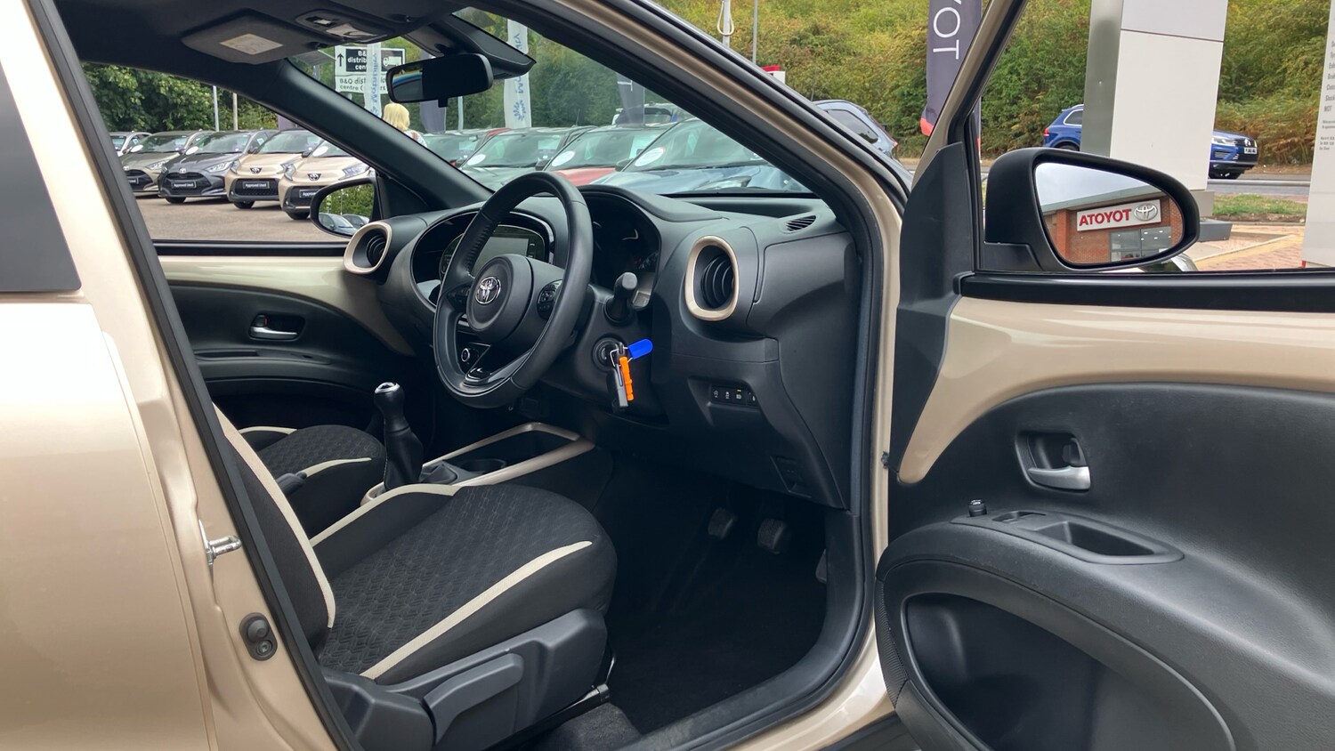 Used Toyota Aygo X 2022 for sale - 76330342: Photo 11