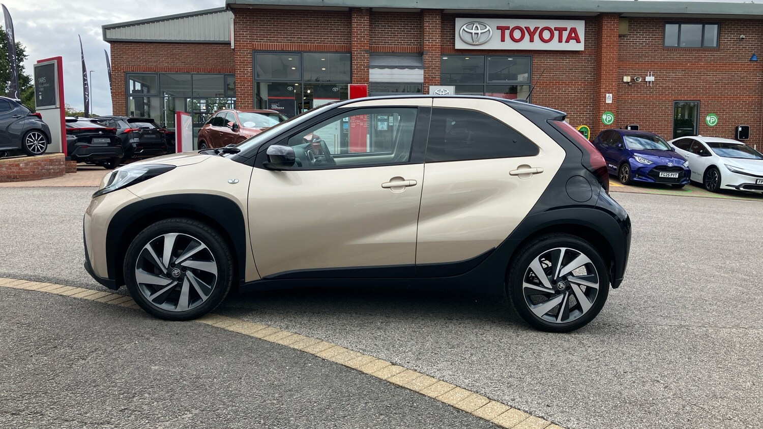 Used Toyota Aygo X 2022 for sale - 76330342: Photo 17