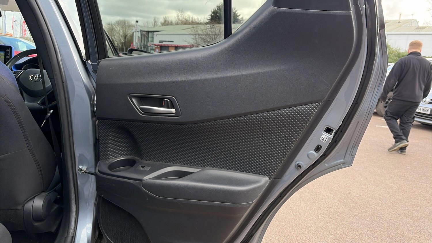 Used Toyota C-HR 2020 for sale - 77918472: Photo 42