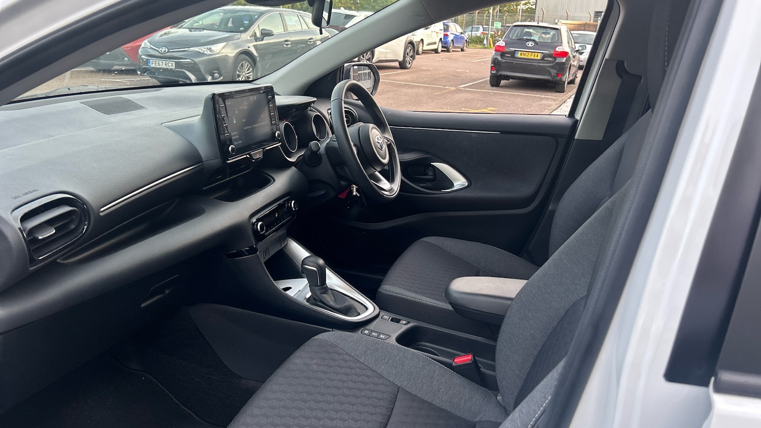 Used Toyota Yaris 2022 for sale - 76007501: Photo 10