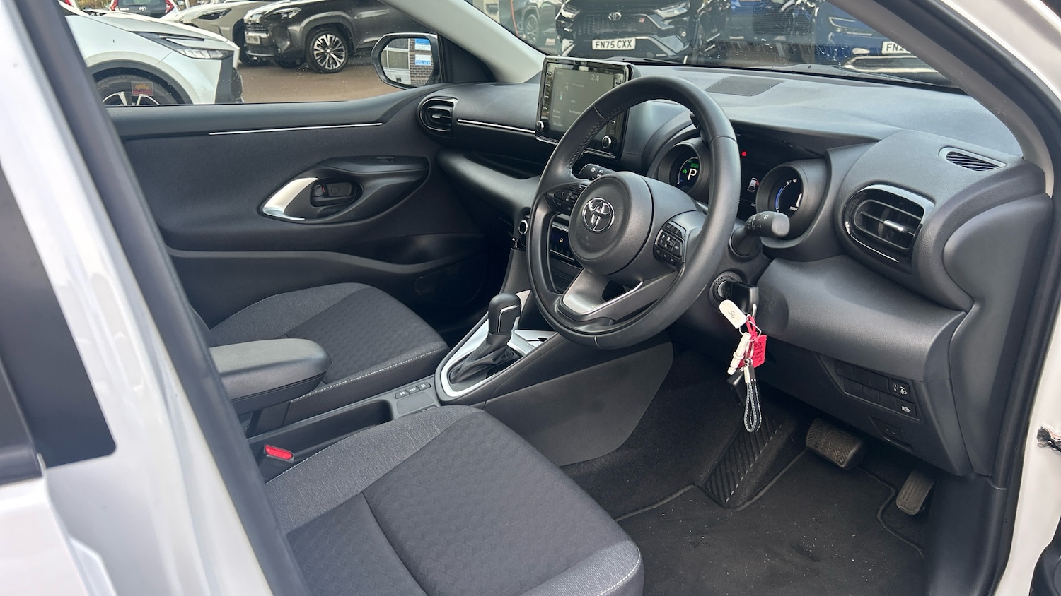 Used Toyota Yaris 2022 for sale - 76007501: Photo 11