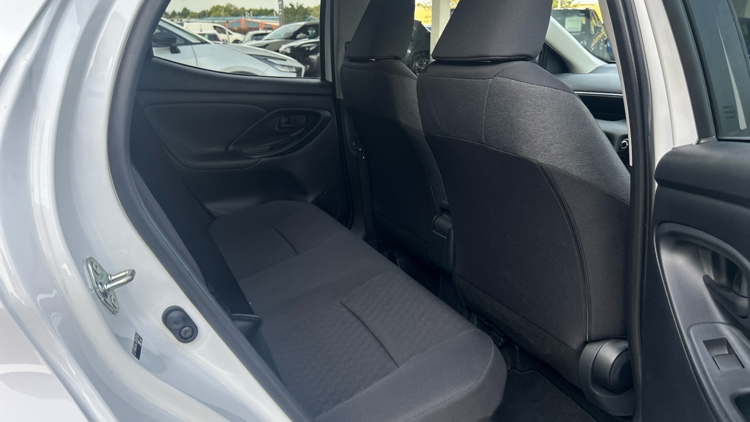 Used Toyota Yaris 2022 for sale - 76007501: Photo 12