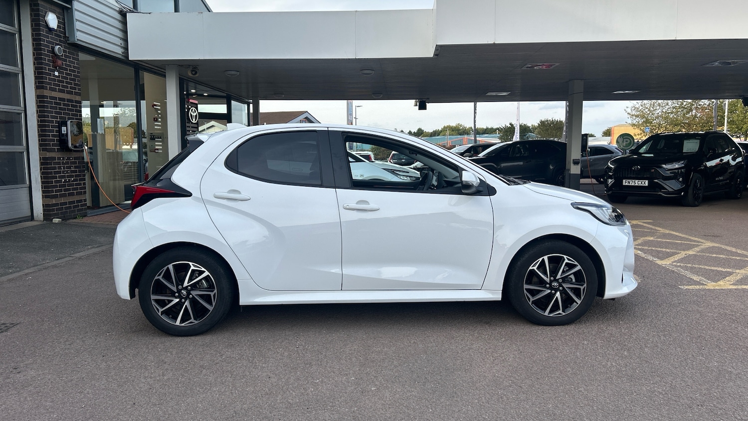 Used Toyota Yaris 2022 for sale - 76007501: Photo 16