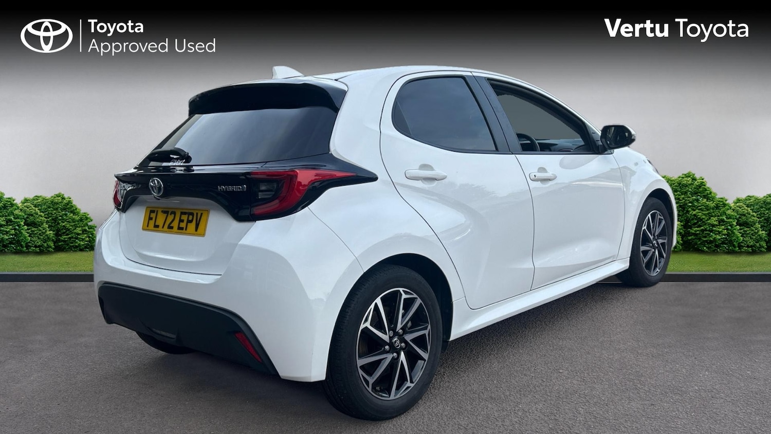 Used Toyota Yaris 2022 for sale - 76007501: Photo 2