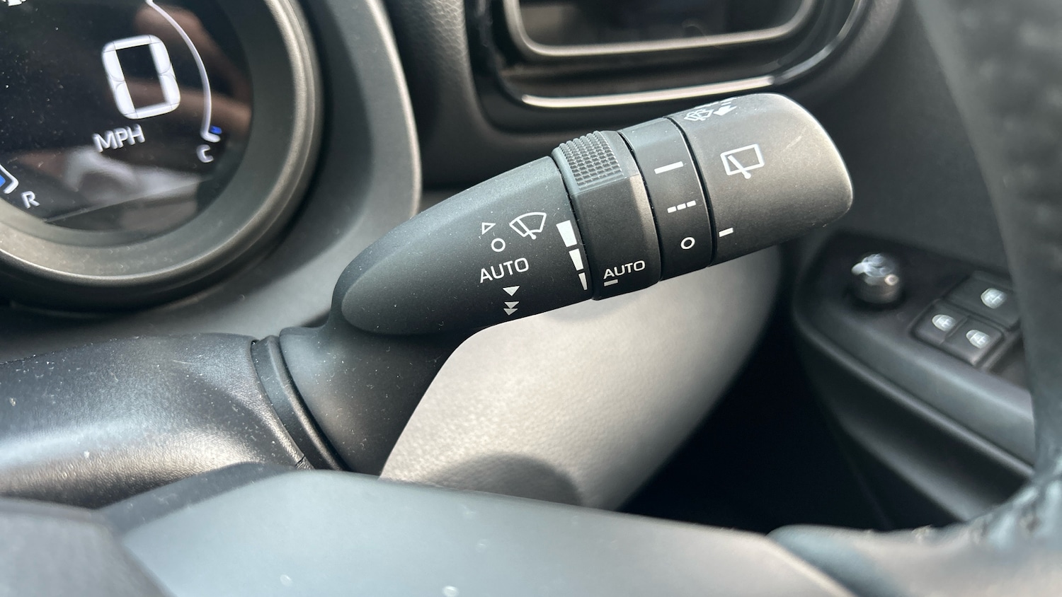 Used Toyota Yaris 2022 for sale - 76007501: Photo 37