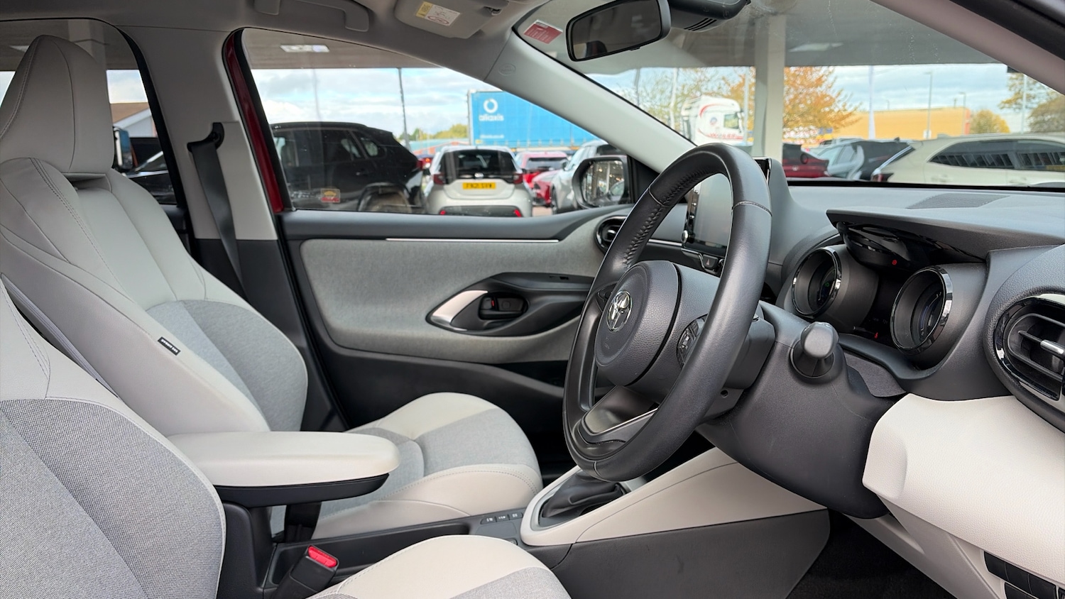Used Toyota Yaris 2020 for sale - 76366952: Photo 11