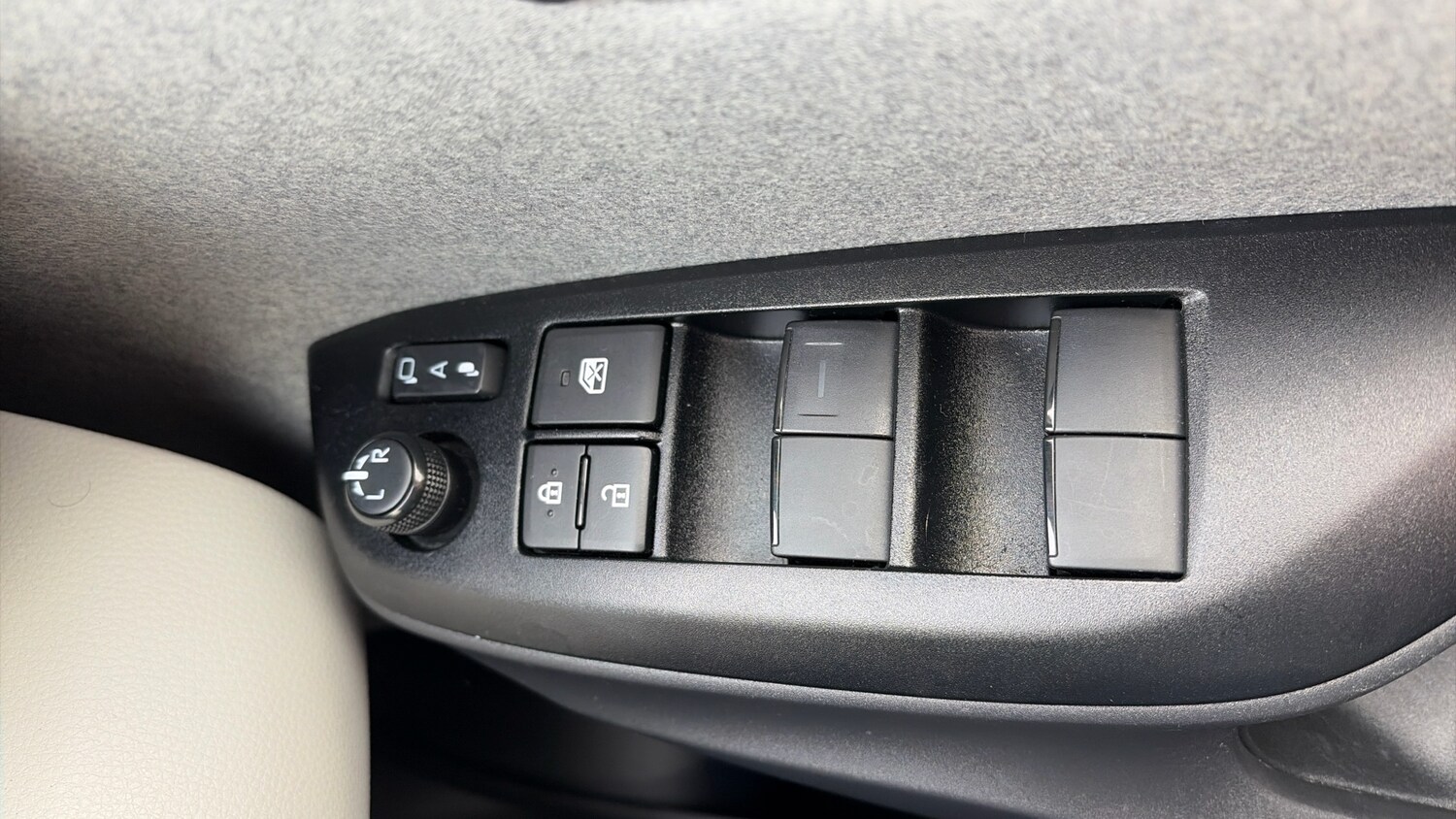 Used Toyota Yaris 2020 for sale - 76366952: Photo 46