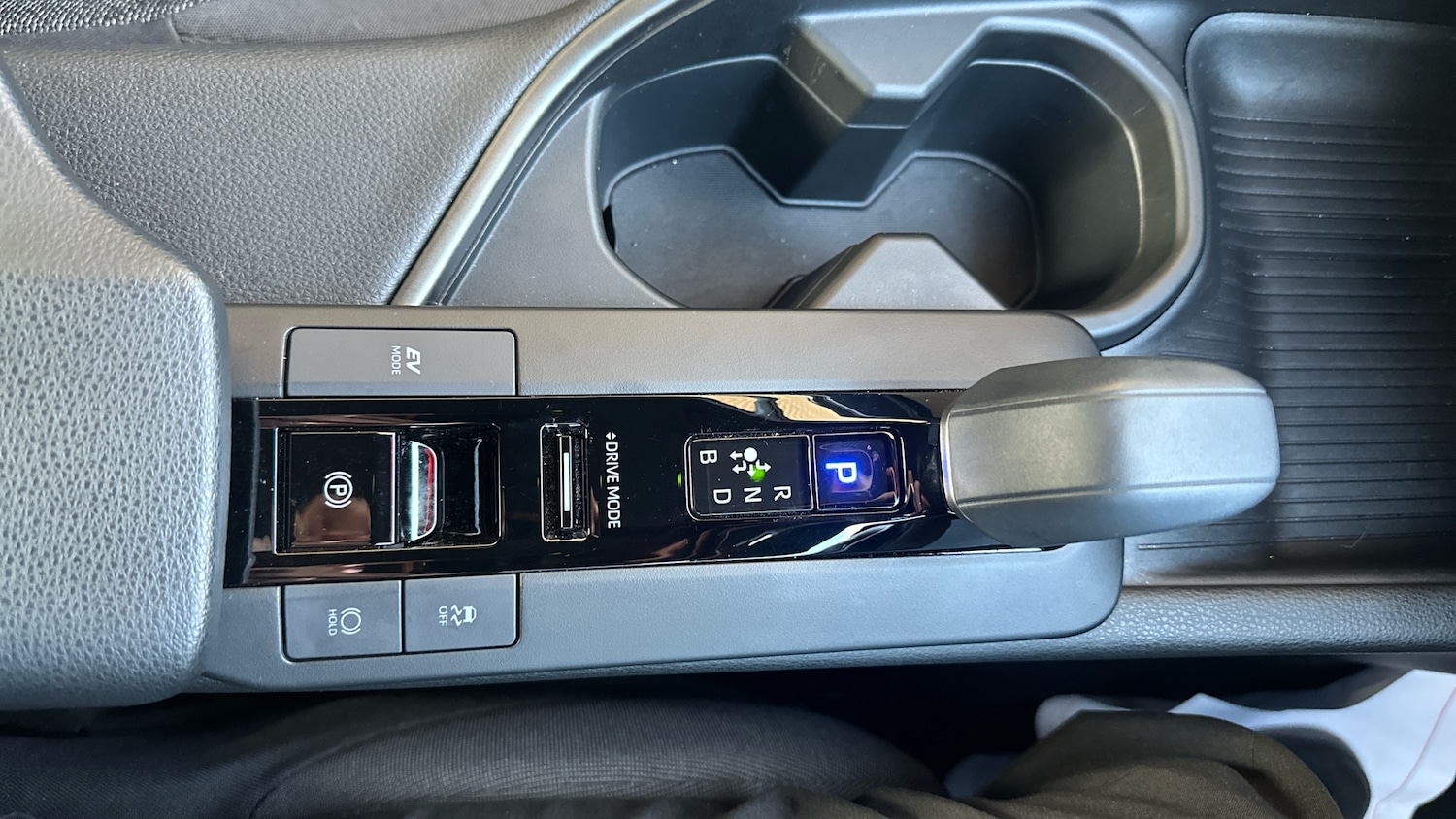 Used Toyota C-HR 2024 for sale - 77136804: Photo 40