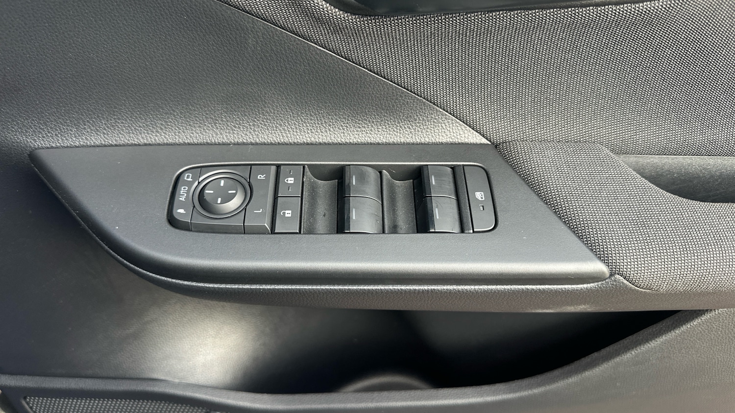 Used Toyota C-HR 2024 for sale - 77136804: Photo 44