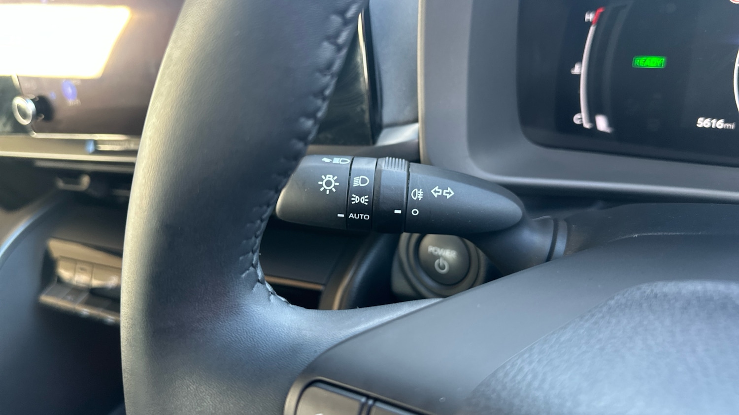 Used Toyota C-HR 2024 for sale - 77136804: Photo 46