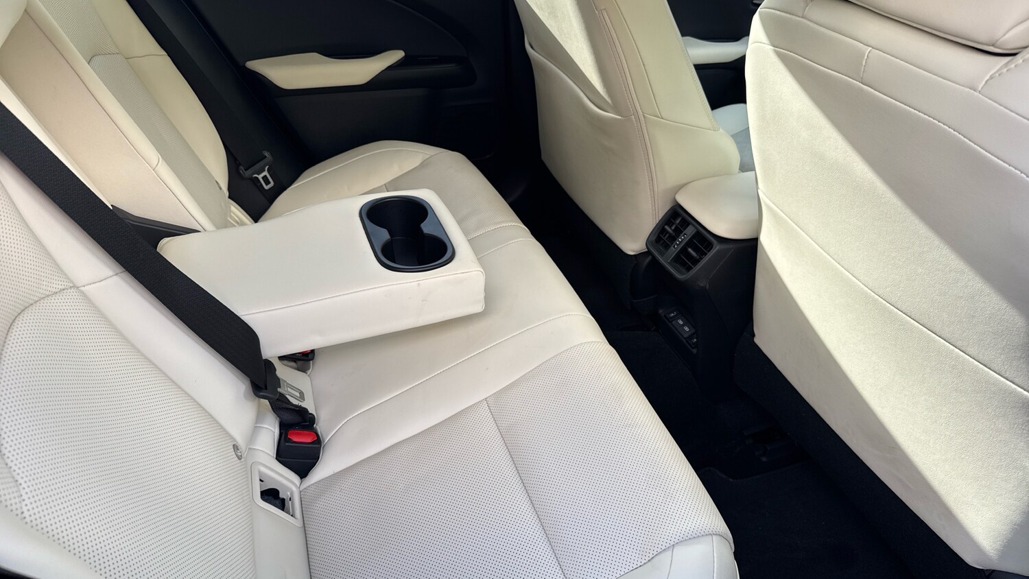 Used Lexus UX 2024 for sale - 76557284: Photo 30