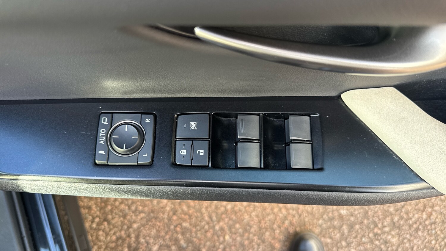 Used Lexus UX 2024 for sale - 76557284: Photo 31