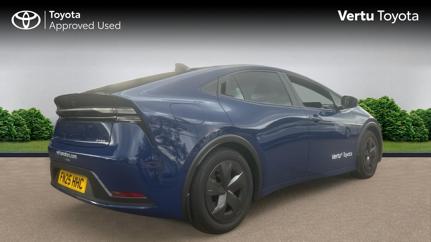 Used Toyota Prius 2025 for sale - 76196316: Photo 2