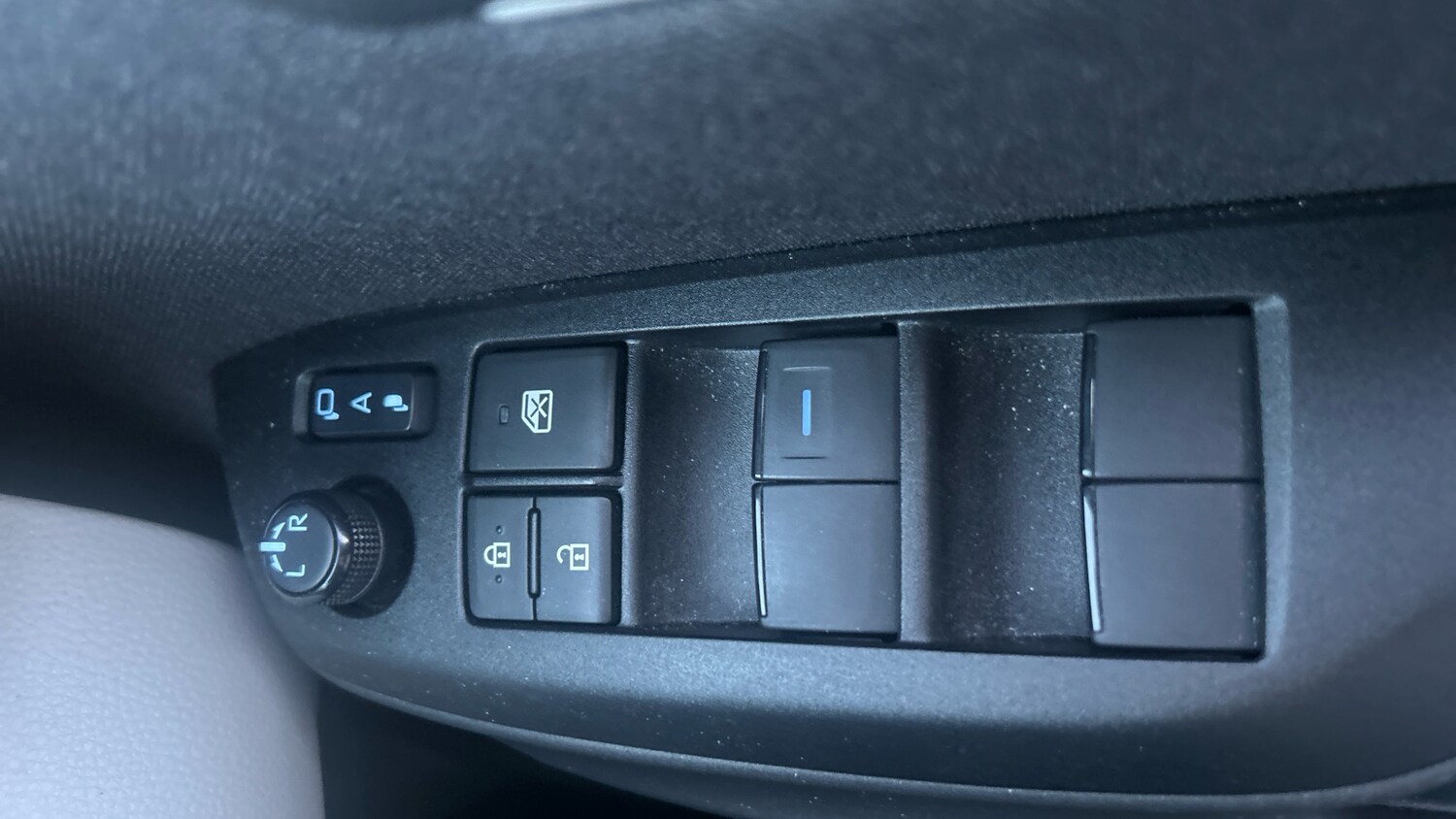 Used Toyota Yaris 2023 for sale - 77845183: Photo 39